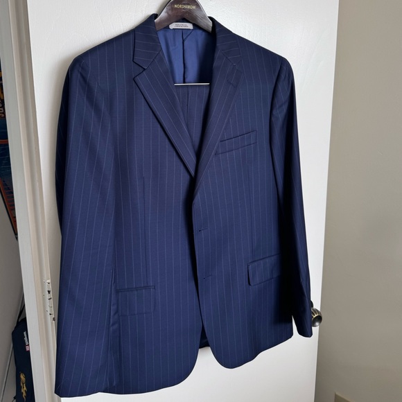 Hickey Freeman | 40R | Suit | Navy Jacket & Pants - Picture 2 of 8
